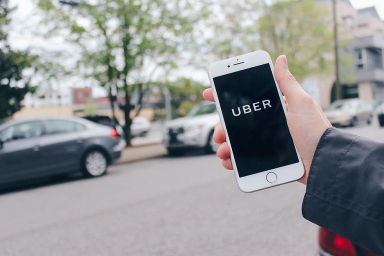 Uber : 3500 employés apprennent leur licenciement par visio-conférence