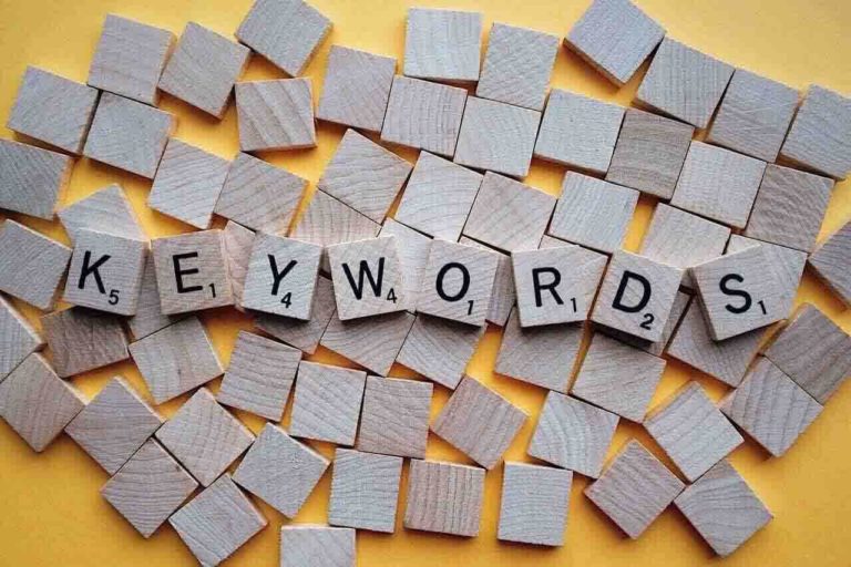 SEO : 7 outils gratuits pour trouver des mots-clés pertinents