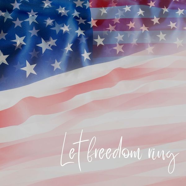 Légendes du 4 juillet pour instagram - graphique du drapeau américain qui indique que la liberté sonne