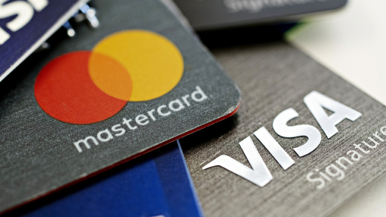 Visa ou Mastercard – quelle est la différence, comment ça marche ?