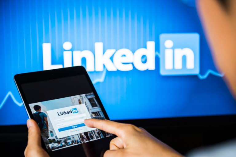 Comment Obtenir un Emploi Grâce à Linkedin : Le Guide Complet