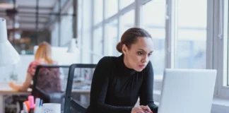 Comment monétiser Facebook en 2025 : Guide Complet Monétisation Facebook : outils et stratégies 2025