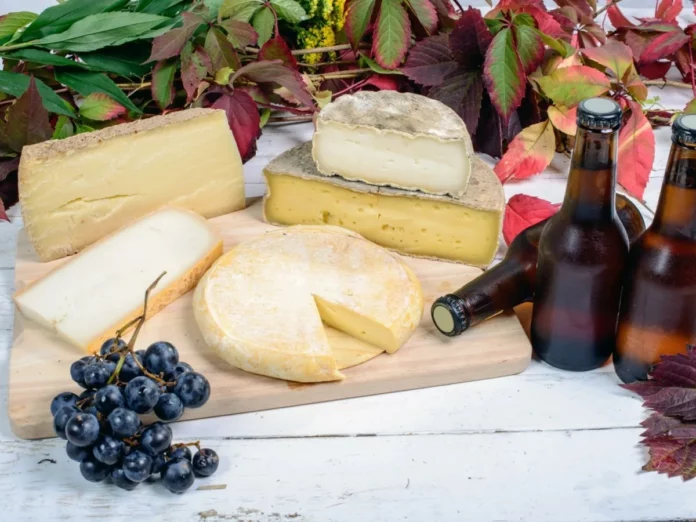 Menace de Trump : les producteurs français de vin et de fromage redoutent une hausse des tarifs douaniers américains Produits français menacés par les taxes américaines
