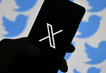 Comment augmenter vos abonnés sur X (Twitter) : Guide complet et détaillé Image montrant une personne analysant des statistiques Twitter (X) sur un ordinateur, symbolisant la croissance du nombre d’abonnés grâce à une stratégie de contenu efficace.